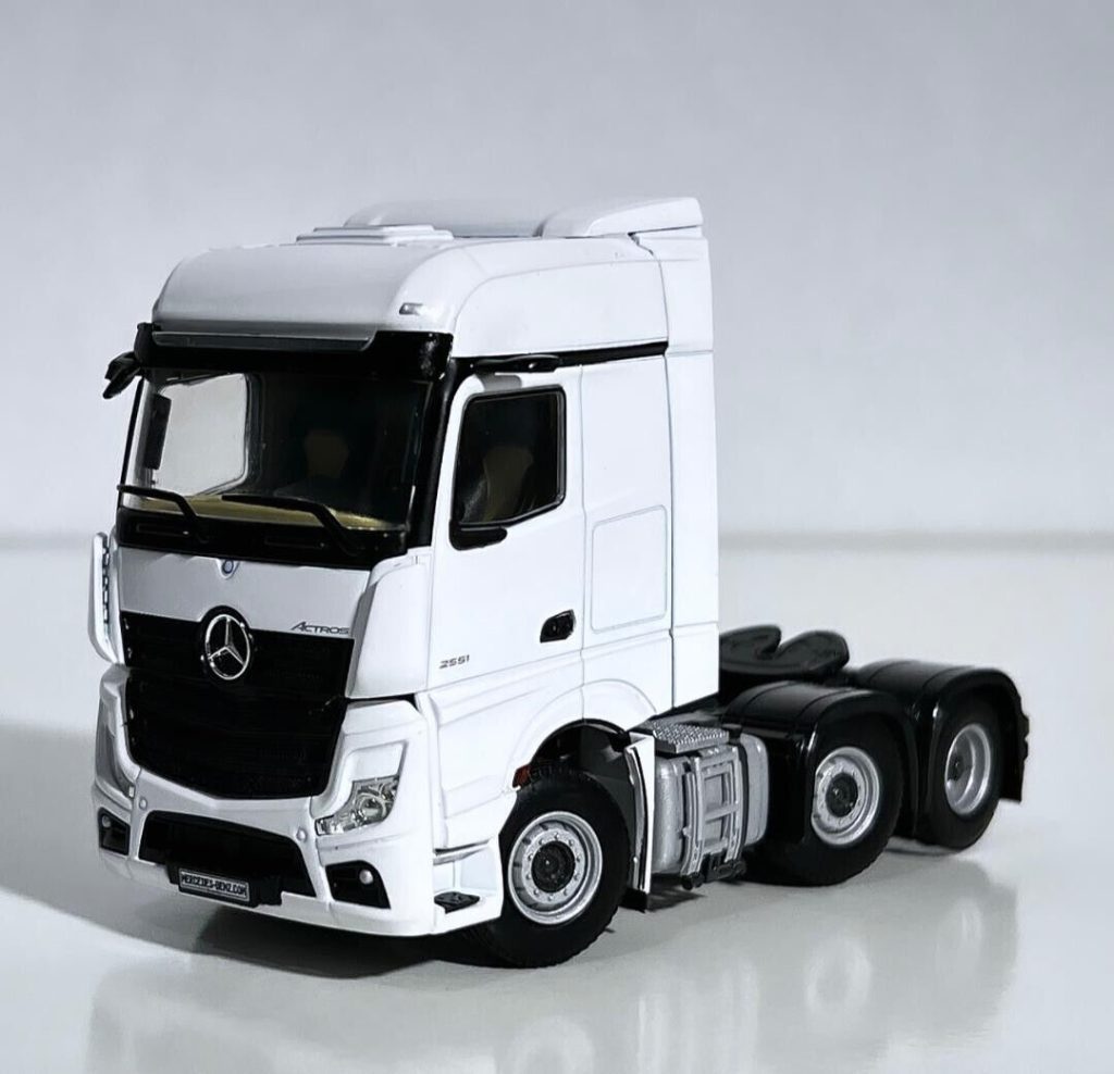 MERCEDES Actros MP5 Giga Space 6x2, blanc