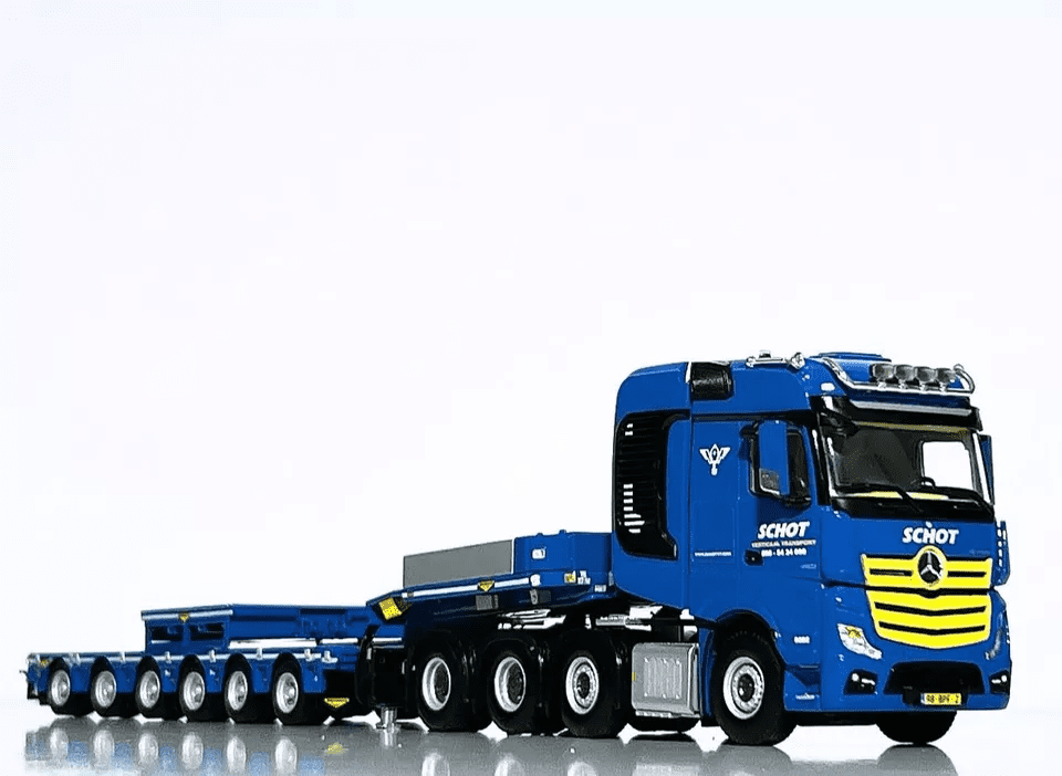 Mercedes Actros MP4 SLT 8x4 semi lowloader 6 axle