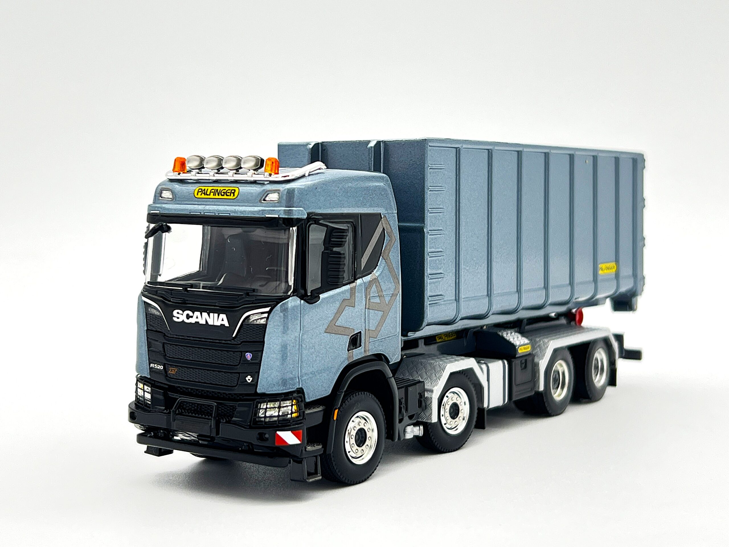 Scania R normal riged truck Palfinger hooklift system +40m3