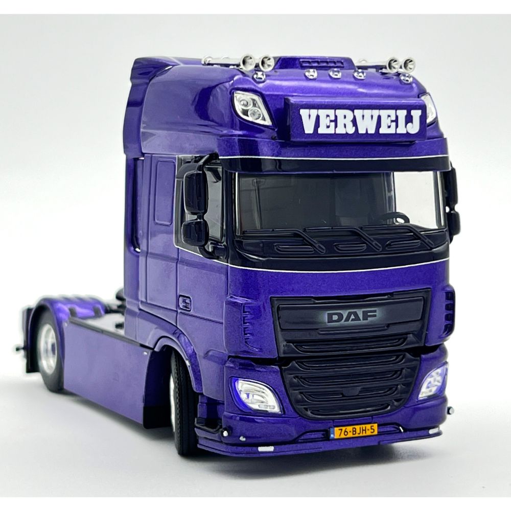 DAF XF super space cab 4x2 Verweij WSI Truck Models