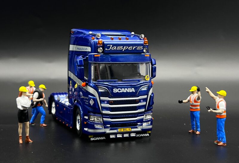 Scania R highline CR20H 4x2 + figure set Jaspers Internationaal