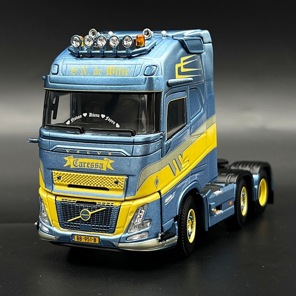 Volvo FH aero globetrotter XL 6x2 S.N. de Witte WSI Truck Models