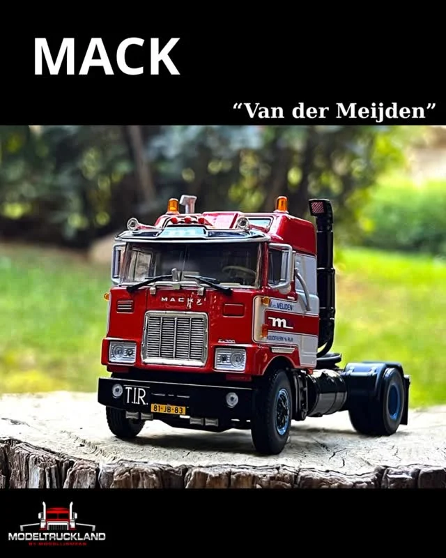 Isuzu giga short cab 4x2 in black,WSI Truck Models - Modeltruckland